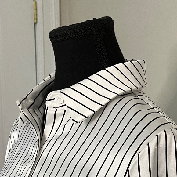 Sincerely Jules Satin Striped Blouse   Size M - Picture 6 of 14